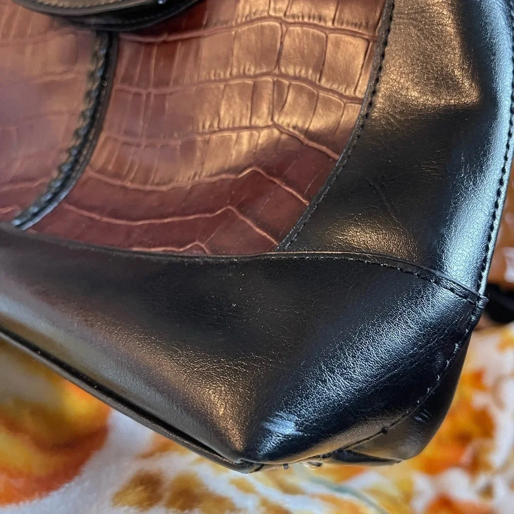 Vintage black and burgundy/red crocodile-embossed leather shoulder bag